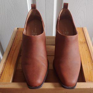 Women Ankle Boots size 7.5 in Cognac